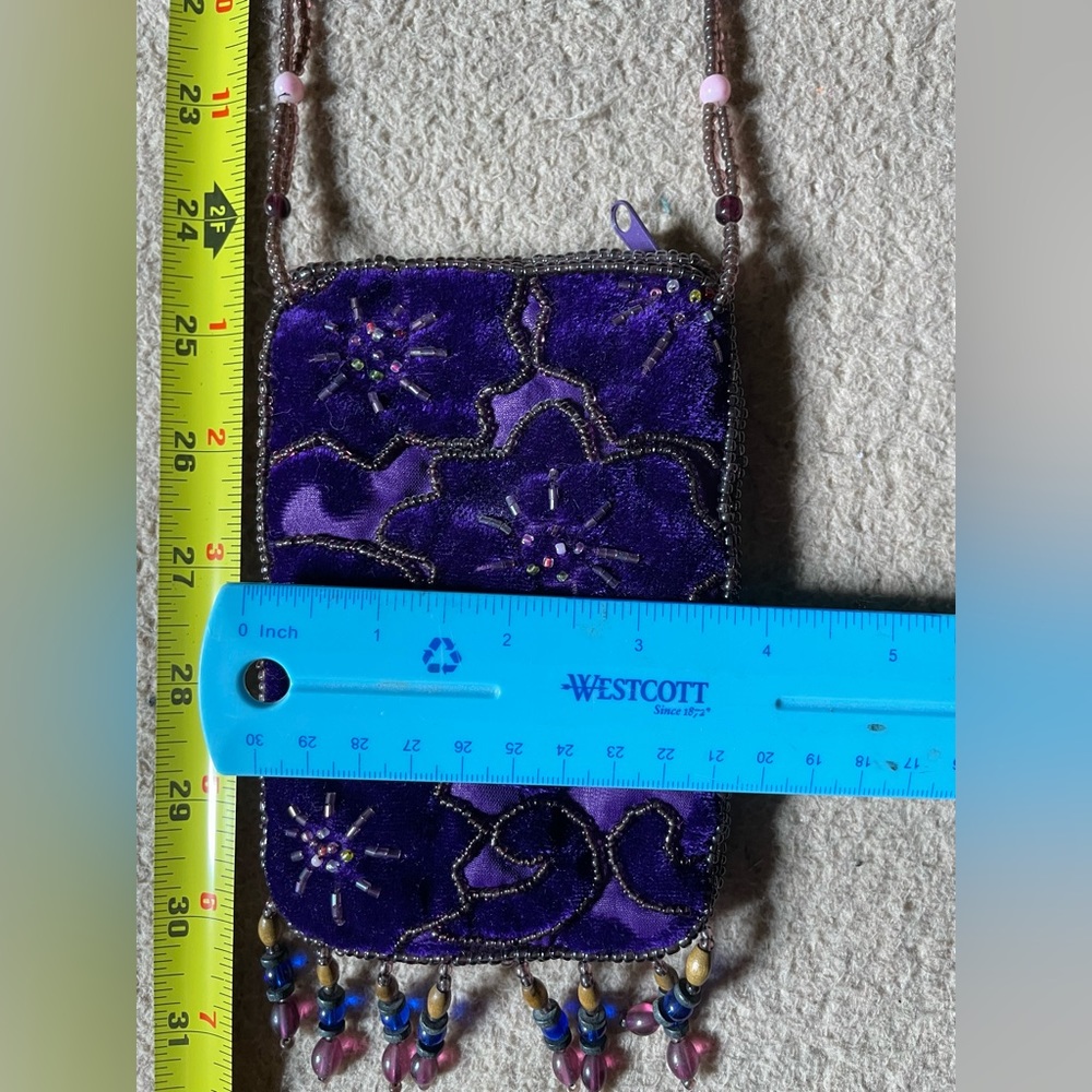 One of a kind, velvet beaded pouch - Picture 3 of 6